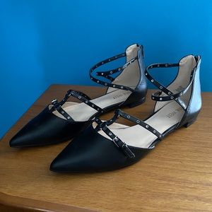 Nine West pointy toe flat with grommets on strap, size 9M